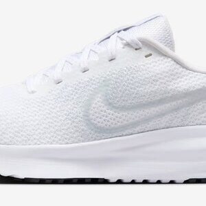 NiKE Defy Running Shoes Size 10
